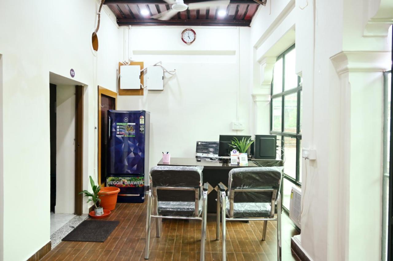 The Hotel Ambassador Inn Varanasi Eksteriør billede